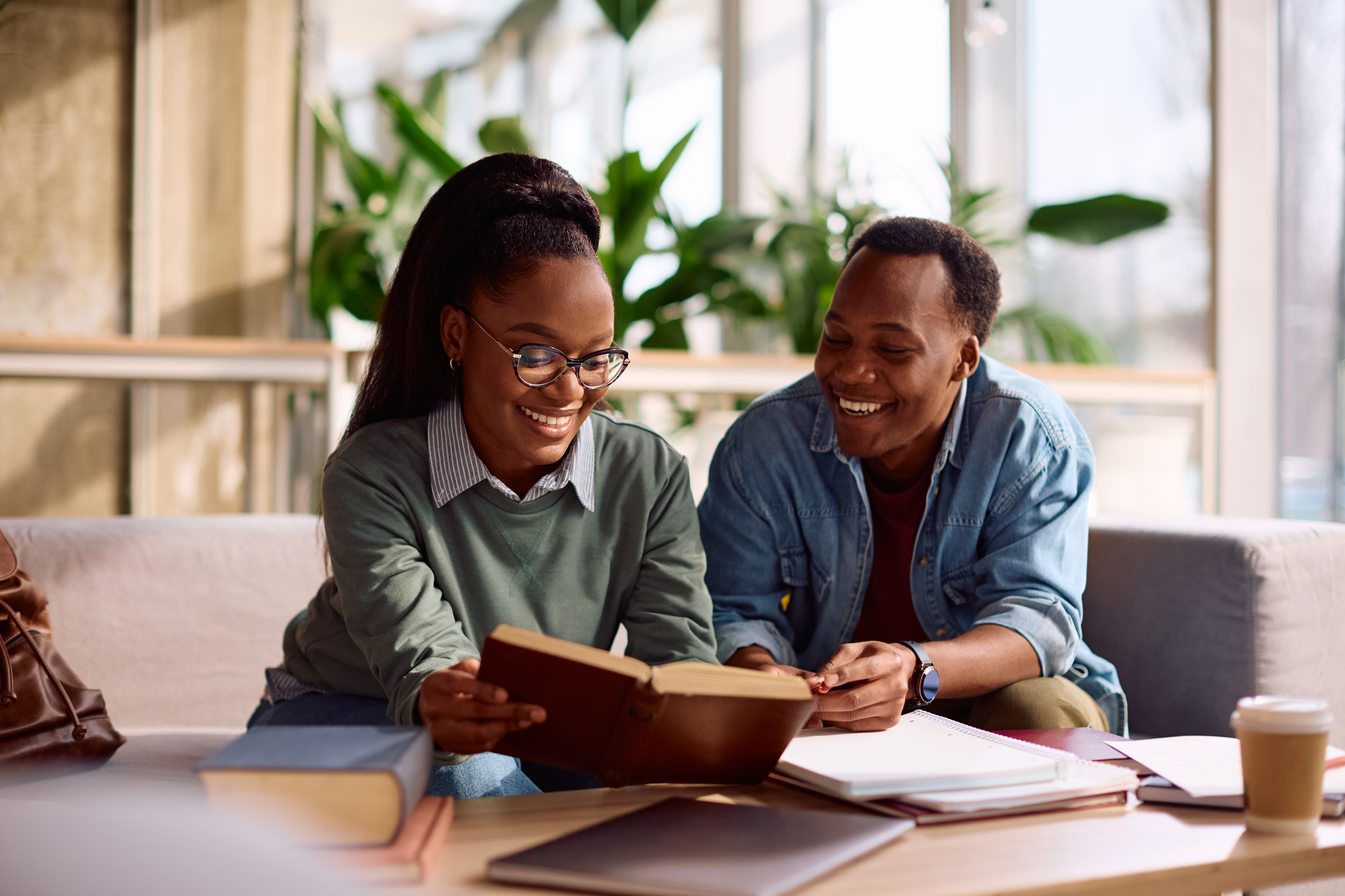 GenZ transforma livros em comunidade dentro e fora da internet